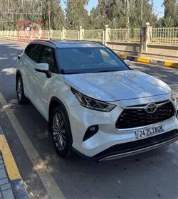 تۆیۆتا هایلاندەر